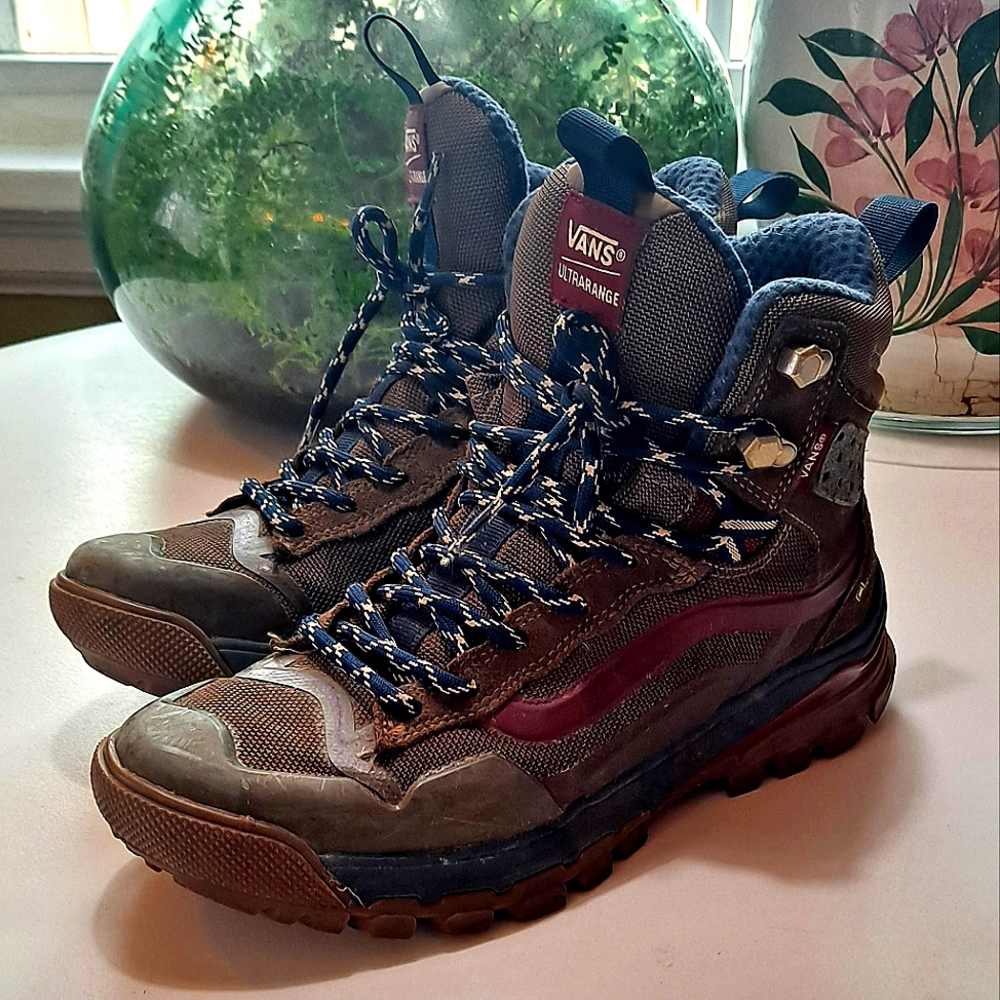 UltraRange Exo Hi Gore-Tex MTE-3 Defcon Hiking Navy Brown Boots By Vans